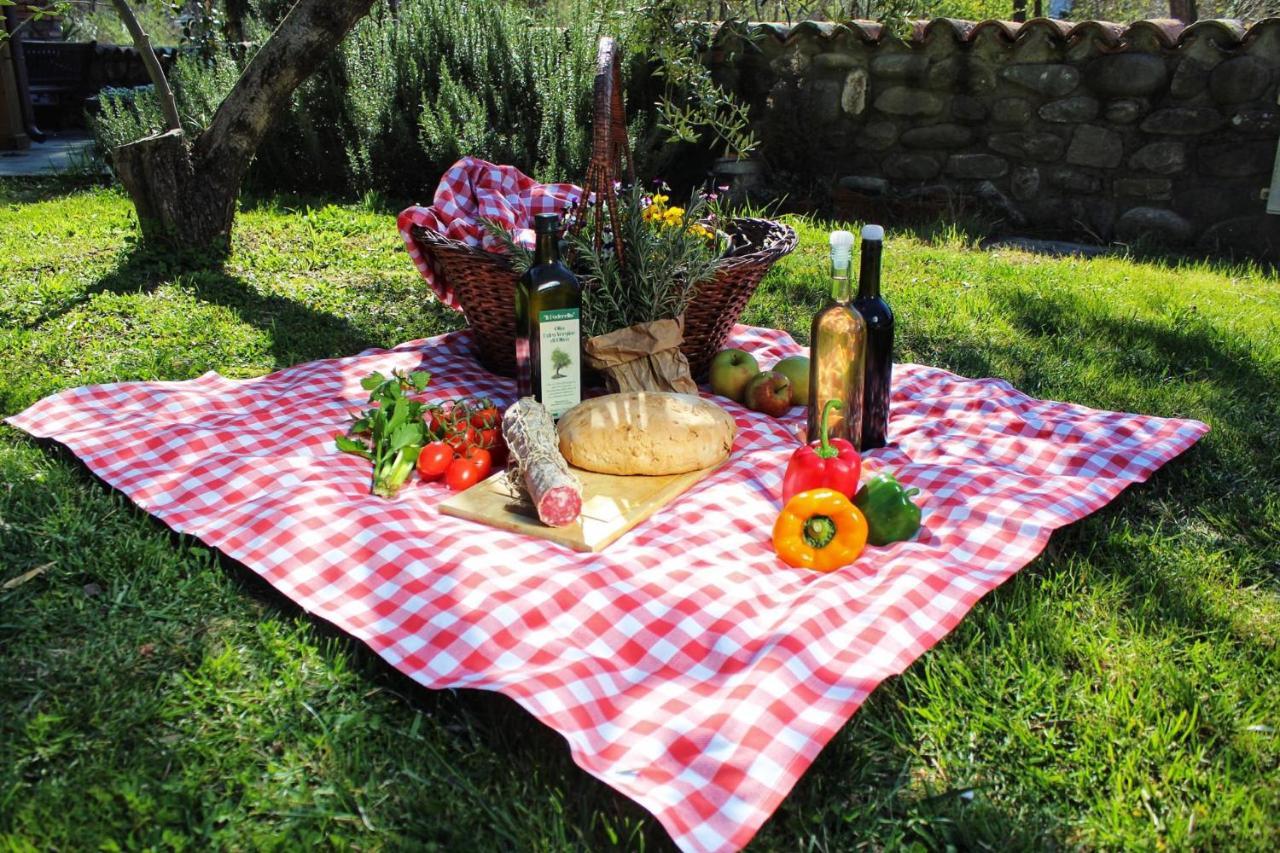 Agriturismo Il Poderetto Licciana Nardi Bagian luar foto